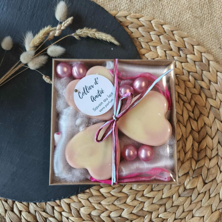 Collier d'amitié en savon